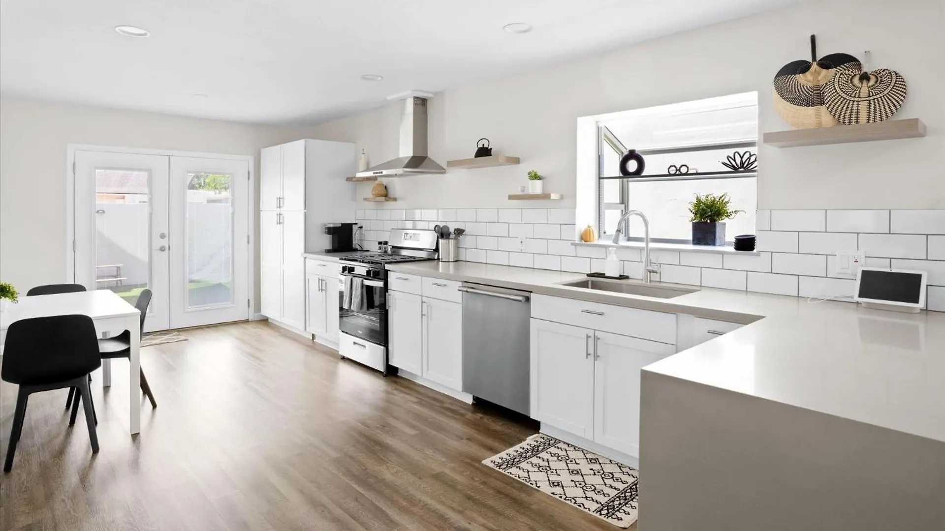 Modern Comfort Pool Bbq Prime Location Litchfield Park