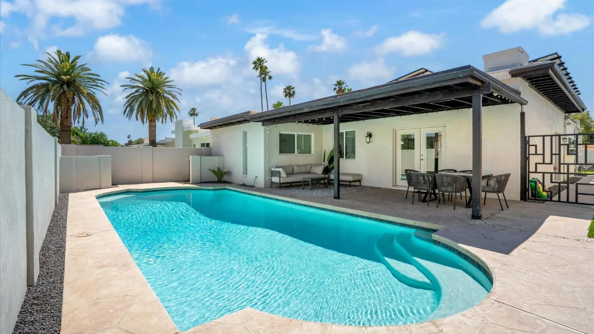 Modern Comfort Pool Bbq Prime Location Litchfield Park United States